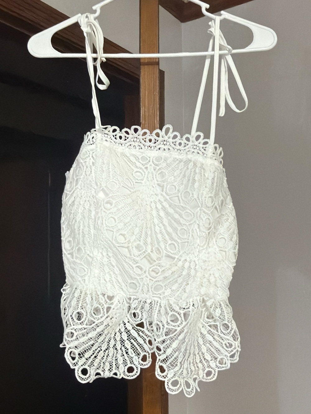 SHEIN White Lace Cropped Tank Top with Tie Straps